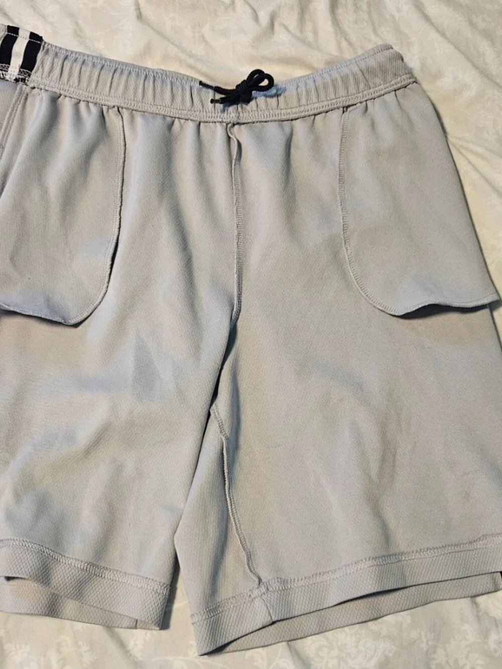Old Navy Active Boys Gray Athletic Shorts - XL (14–16) - Drawstring - Pockets